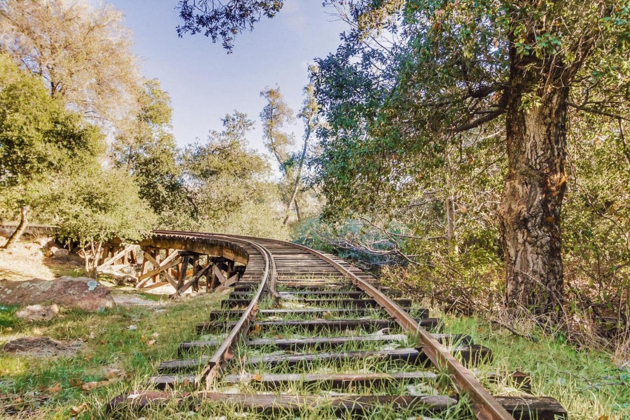 Hot Tub Disney Train Track In Julian Amazing Views Exterior photo
